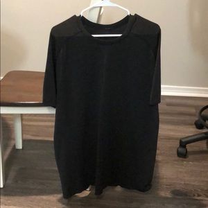 Men’s Lululemon black metal vent t-shirt XL